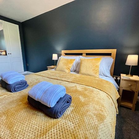 Large 5 Bed Detached House Near Stansted Airport With Parking For 2 Vehicles! Stansted Stays ستانستيد ماونتفيتشت المظهر الخارجي الصورة