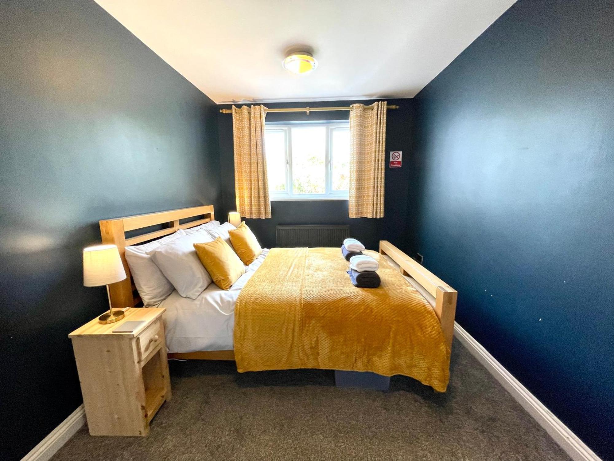 Large 5 Bed Detached House Near Stansted Airport With Parking For 2 Vehicles! Stansted Stays ستانستيد ماونتفيتشت المظهر الخارجي الصورة