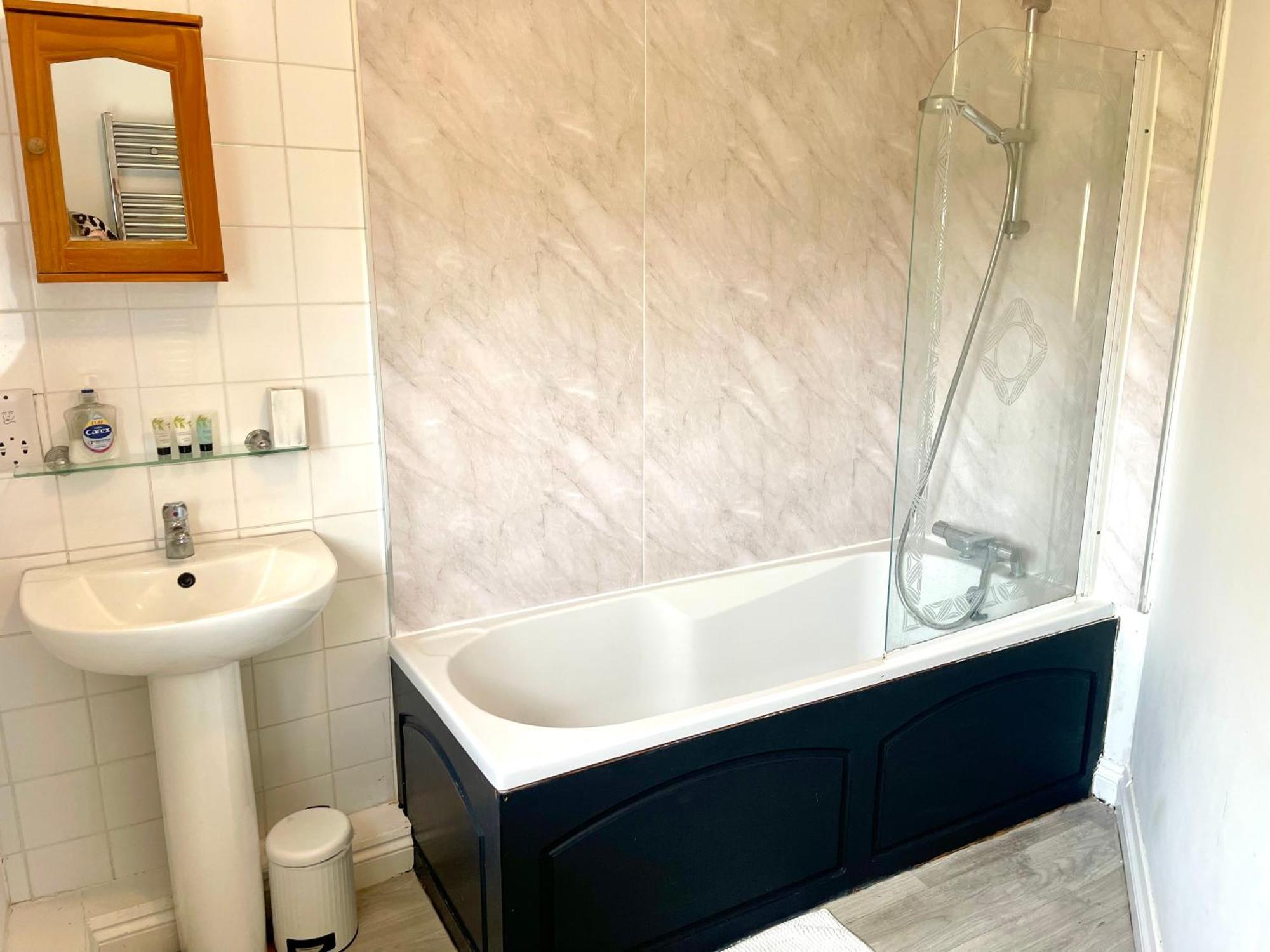 Large 5 Bed Detached House Near Stansted Airport With Parking For 2 Vehicles! Stansted Stays ستانستيد ماونتفيتشت المظهر الخارجي الصورة